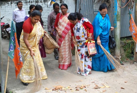 BJP Mahila Morcha stages cleanliness drive